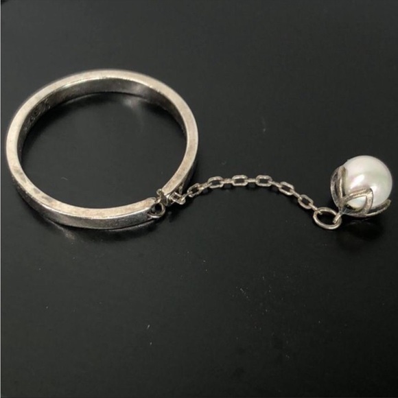 Jewelry - Tarnished silver pearl ring size 5.5
